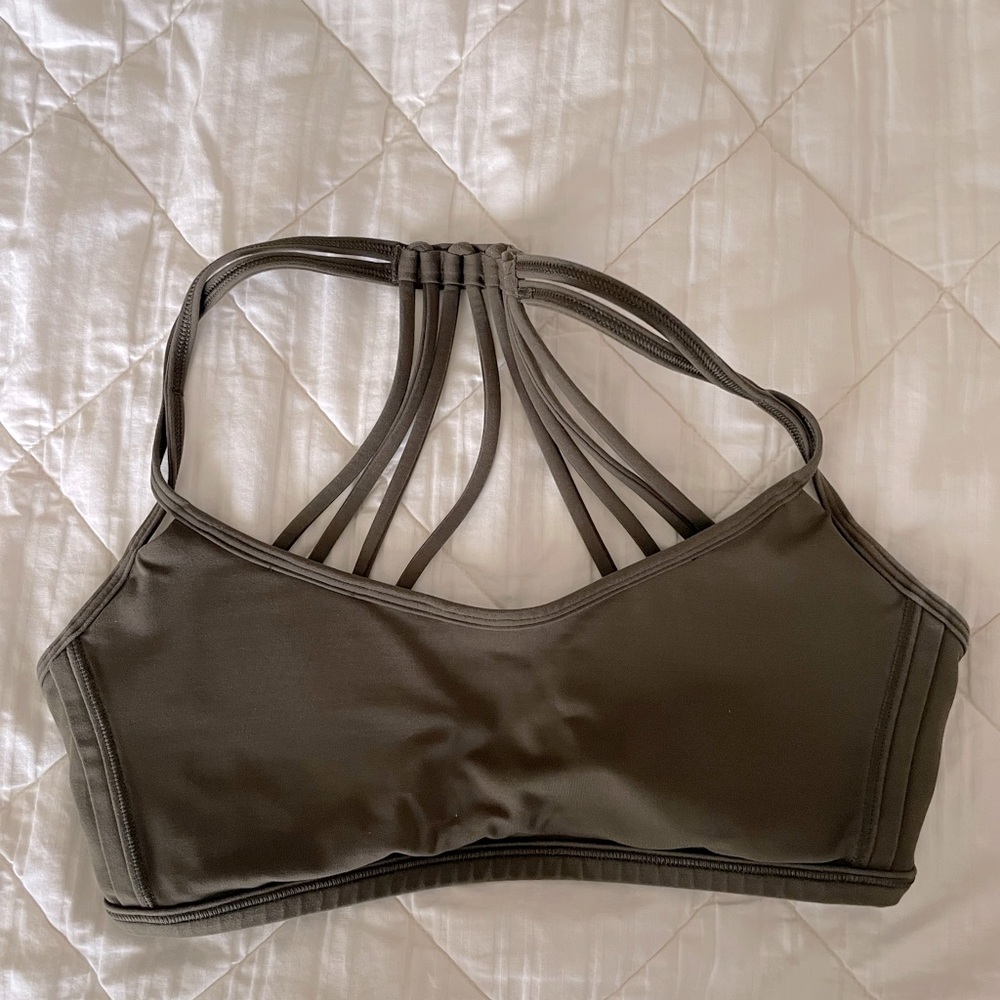 EUC lululemon Lighten Up Bra